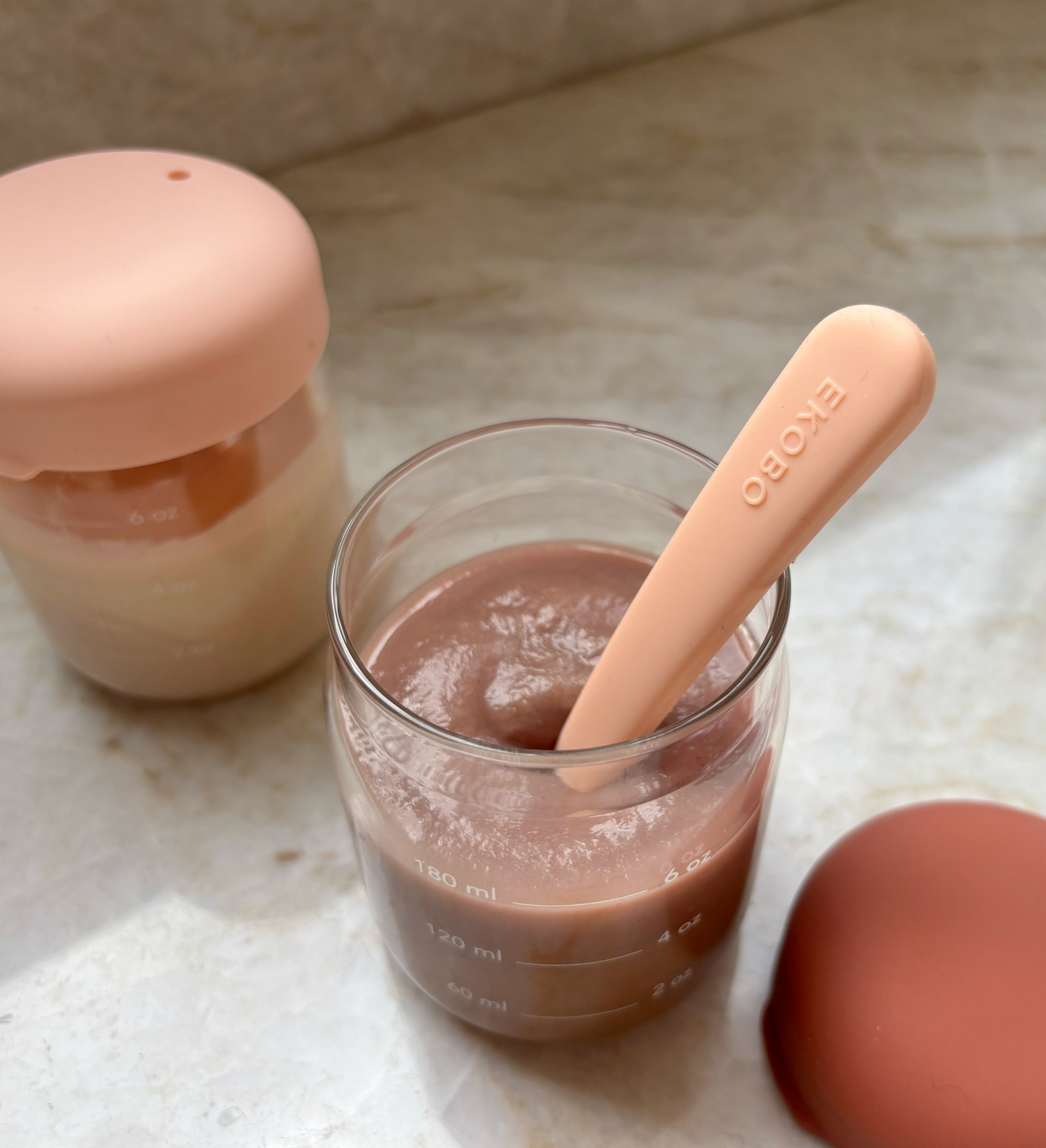 Meal prep con vasetti EKOBO e prodotti per la routine familiare