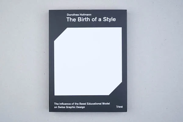 Tavole storiche di manifesti con griglia asimmetrica e tipografia Grotesk nel volume The Birth of a Style