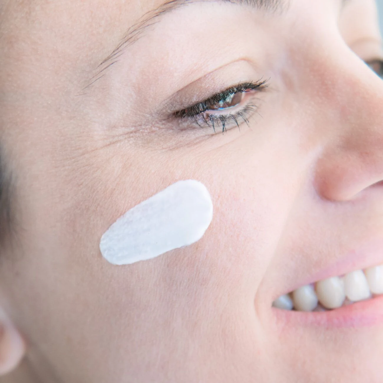 Packaging e scatola della crema viso Spiralis Midras Cosmetics